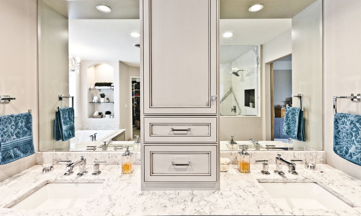 https://www.squaredealremodel.com/wp-content/uploads/2023/02/Square-Deal-luxury-bathroom-remodel-2.jpg